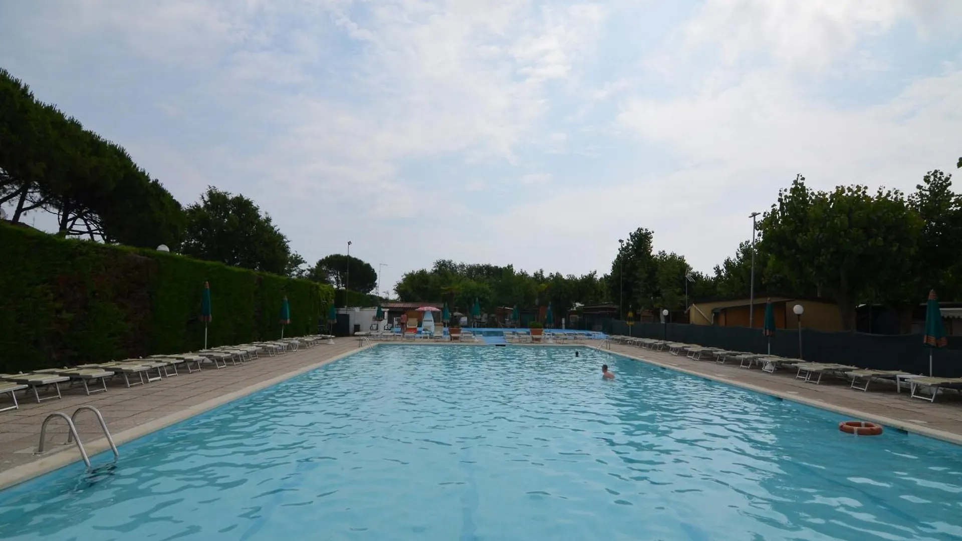 Holiday Home In Lido Di Dante With Pool Itália