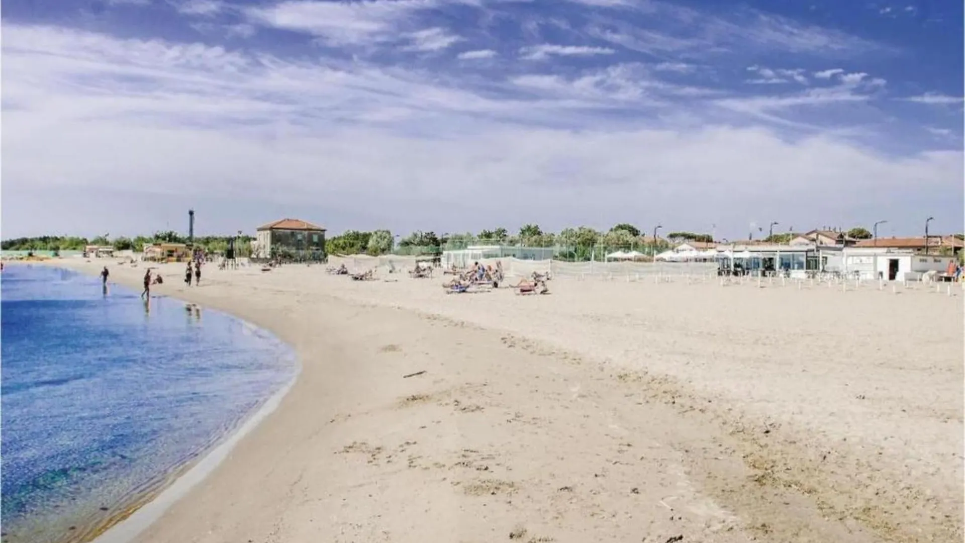 Holiday Home In Lido Di Dante With Pool Itália